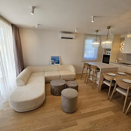 Urban Art Retreat By Belmont Realty Zadar