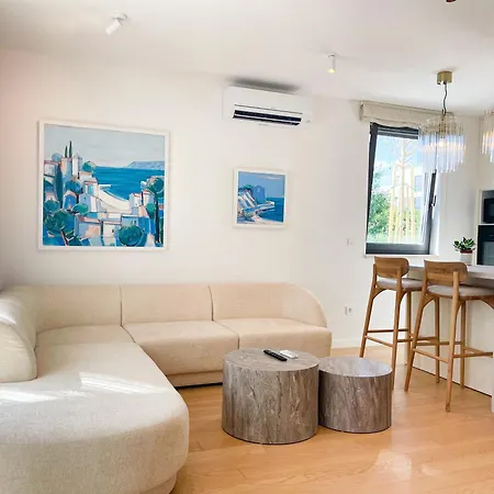 Urban Art Retreat By Belmont Realty