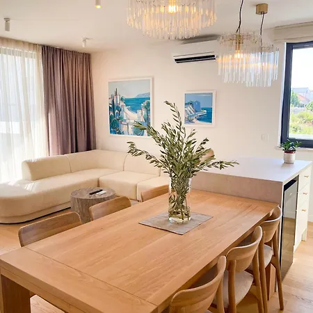 Urban Art Retreat By Belmont Realty Apartamento Zadar