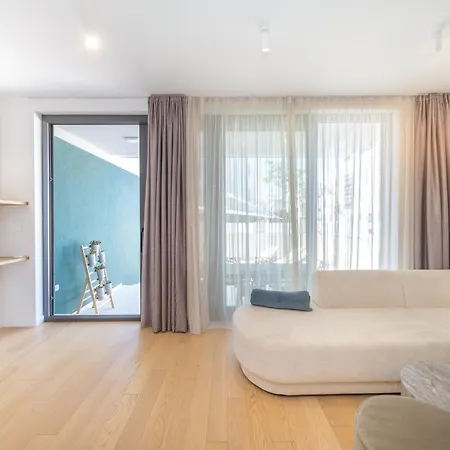 Apartment Urban Art Retreat By Belmont Realty