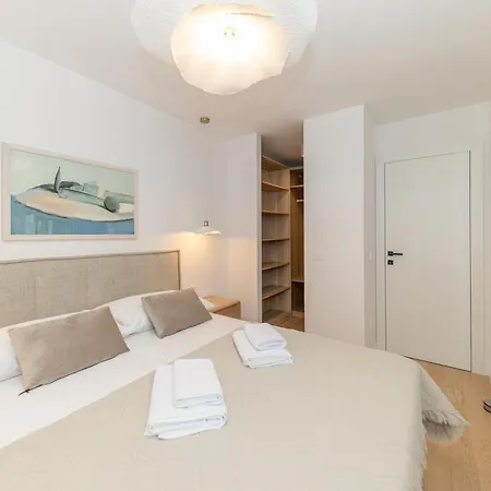 Urban Art Retreat By Belmont Realty Apartment *