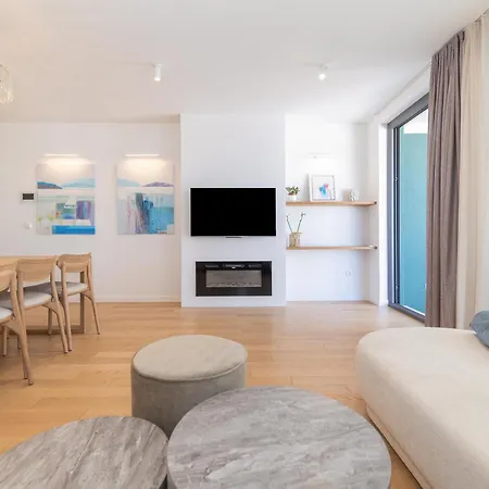 Apartment Urban Art Retreat By Belmont Realty *