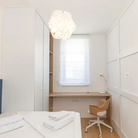 Apartment Urban Art Retreat By Belmont Realty