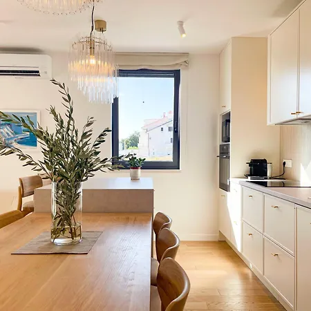 Urban Art Retreat By Belmont Realty 아파트
