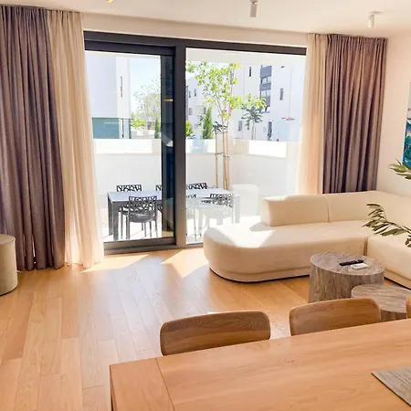 아파트 Urban Art Retreat By Belmont Realty