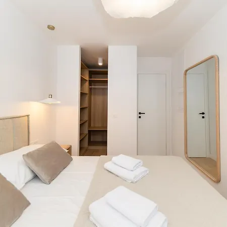 Urban Art Retreat By Belmont Realty Διαμέρισμα