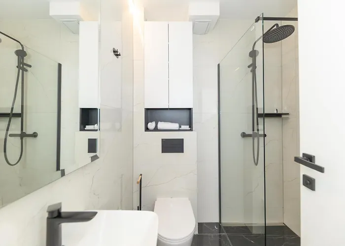 Urban Art Retreat By Belmont Realty Zadar