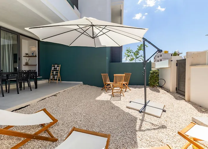 Urban Art Retreat By Belmont Realty Zadar