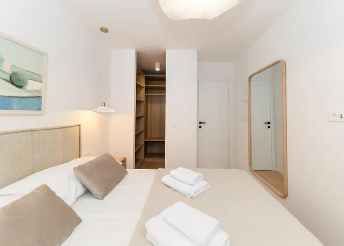 Urban Art Retreat By Belmont Realty Apartmán